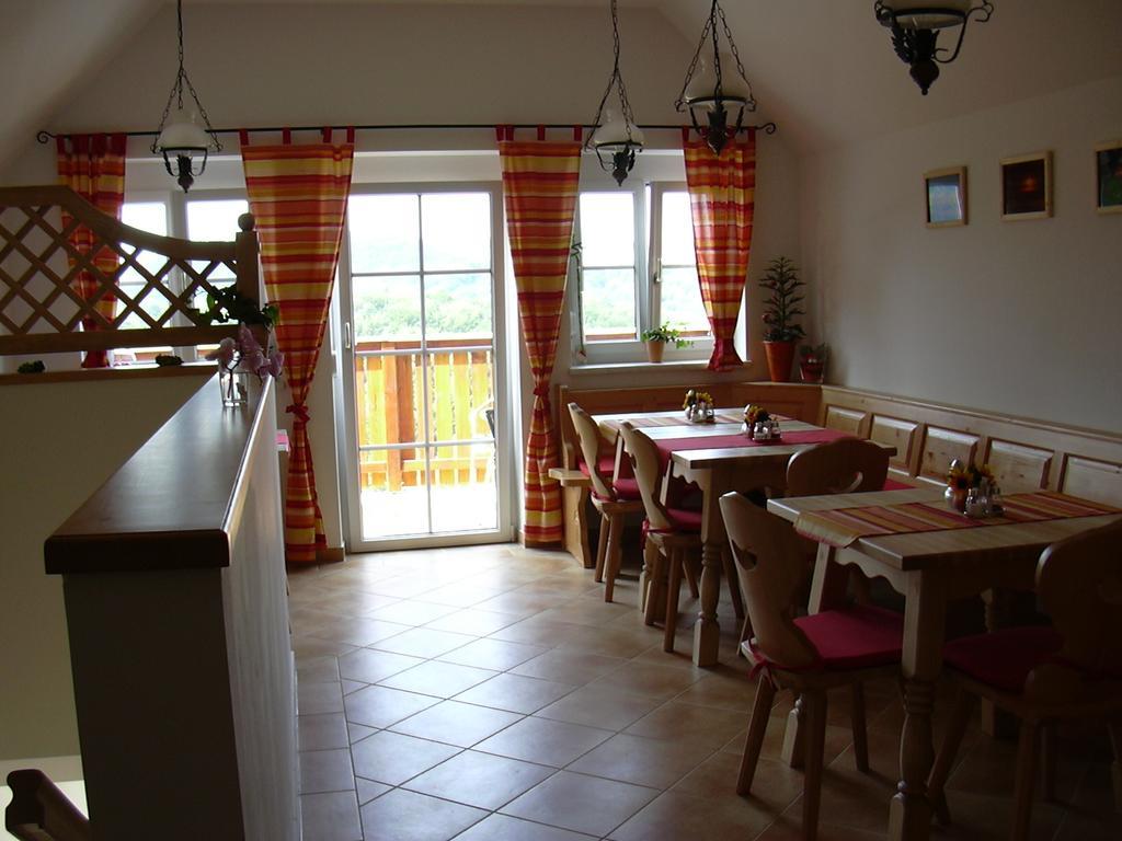Weingut Gaestezimmer Gruber Еренхаузен Стая снимка
